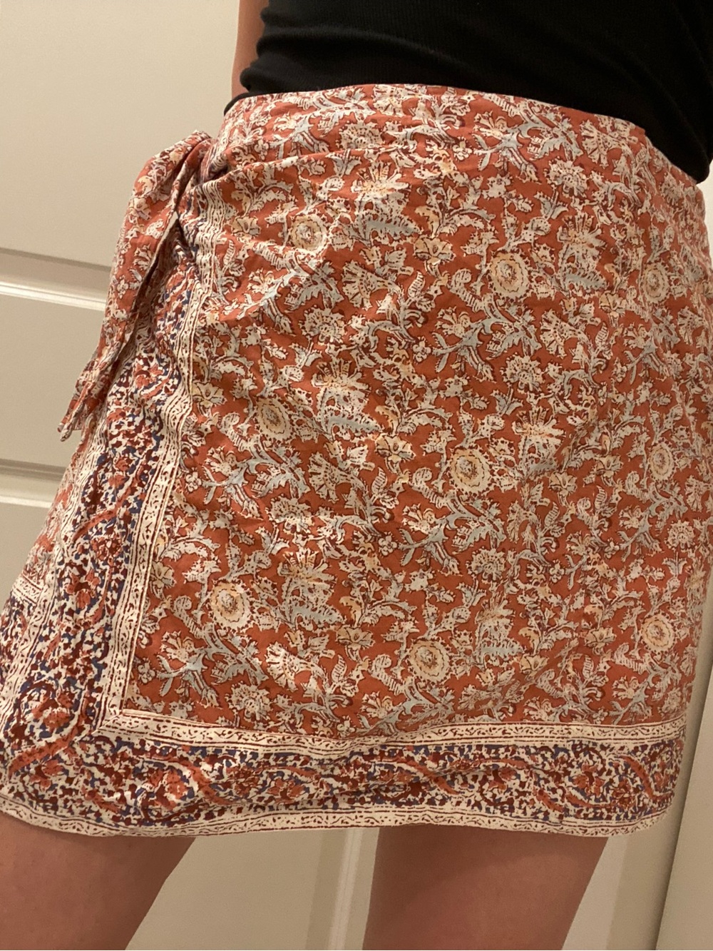 Universal Thread Rust and Cream Floral Skirt
